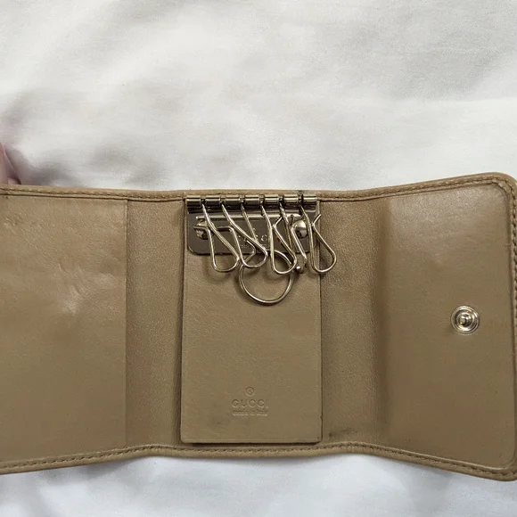 Authentic Gucci Key Holder - Picture 3 of 4